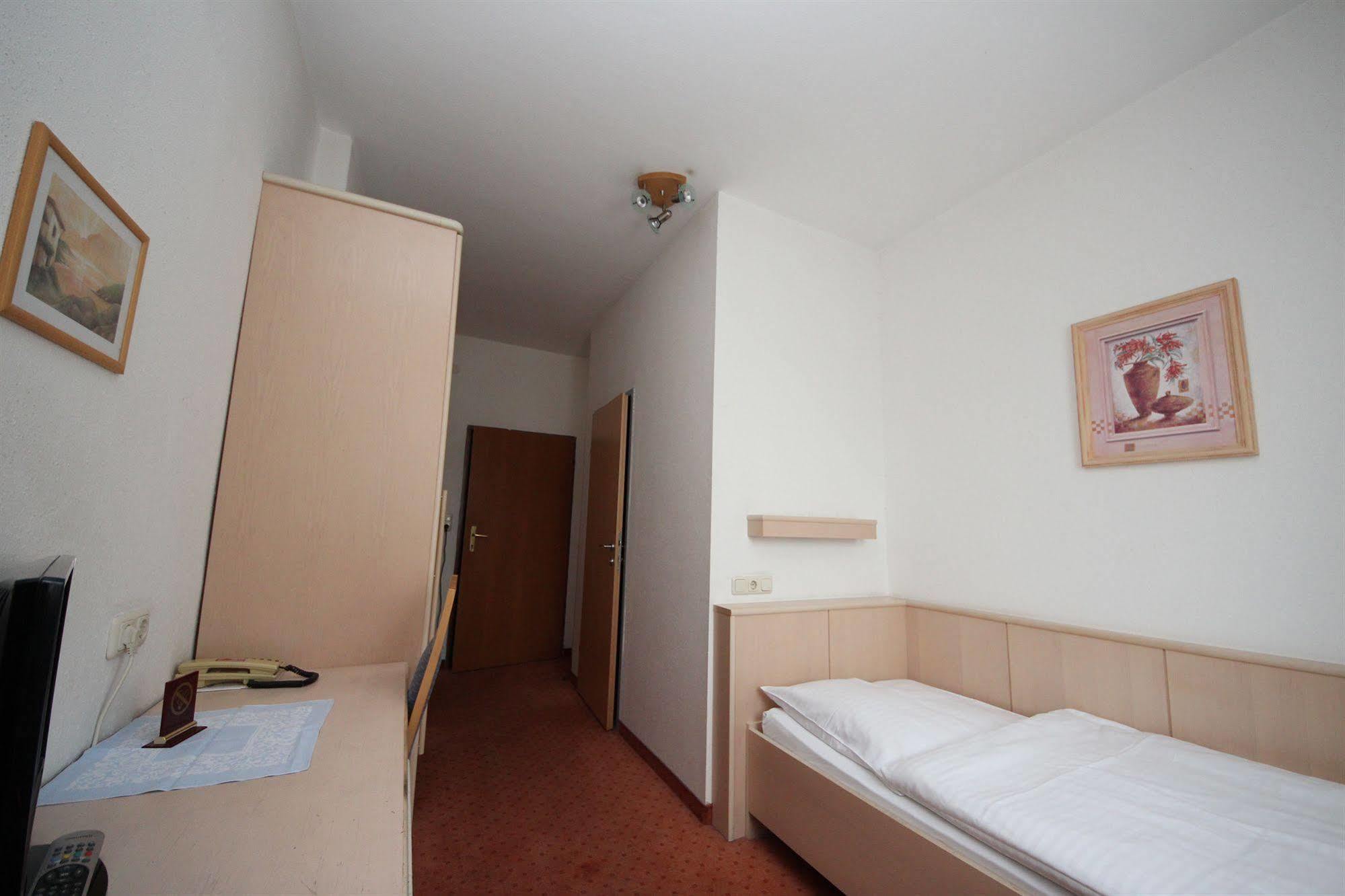 Hotel Kleinmuenchen ลินซ์ ภายนอก รูปภาพ