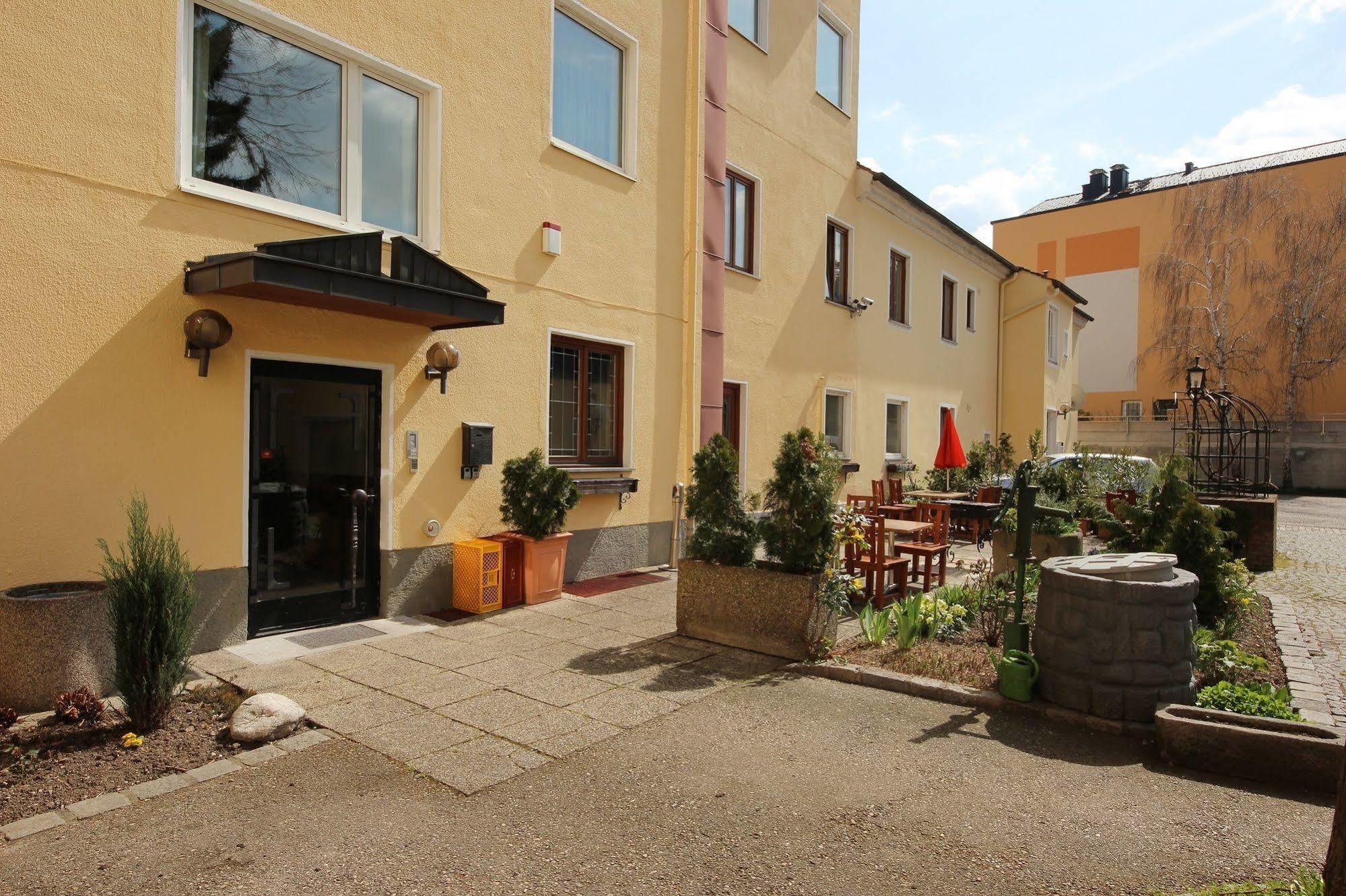 Hotel Kleinmuenchen ลินซ์ ภายนอก รูปภาพ