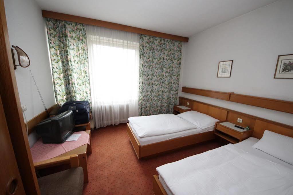 Hotel Kleinmuenchen ลินซ์ ภายนอก รูปภาพ